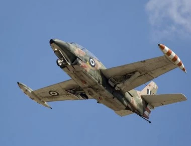 Δείτε την μοιραία άσκηση που εκτελούσε το T-2 πριν συντριβεί (βίντεο)